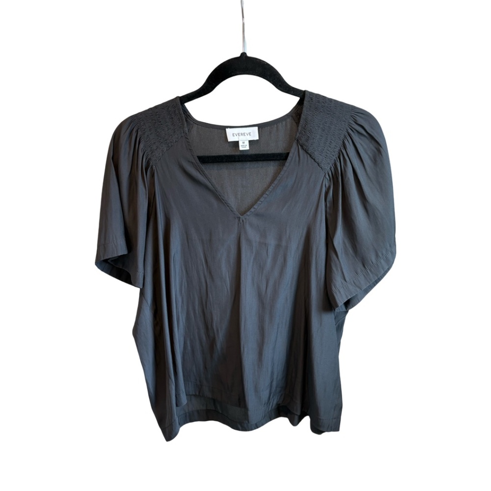 Evereve Satin shortsleeved blouse